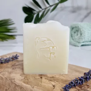 Savon naturel neutre sans emballage, saponifié à froid, surgras 8 %, fabrication artisanale en Normandie